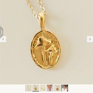 THE JILLY BOX Mushroom Pendant Necklace